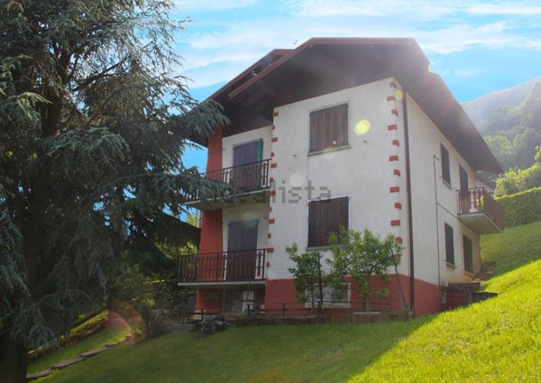 casa indipendente in vendita ad Alzano Lombardo