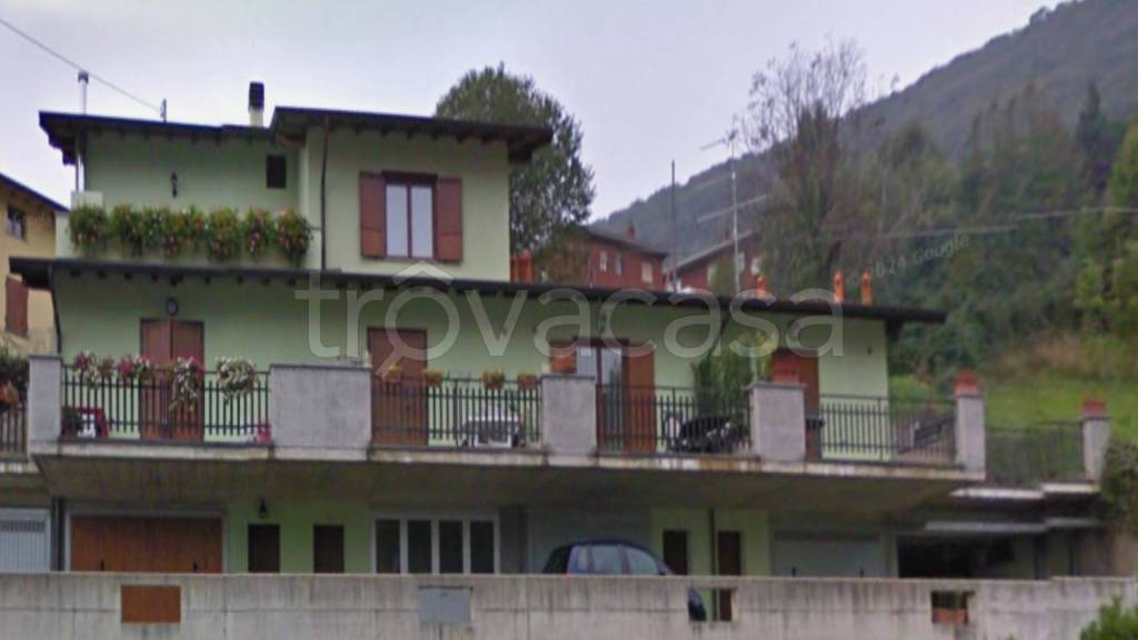 appartamento in vendita ad Alzano Lombardo in zona Monte di Nese