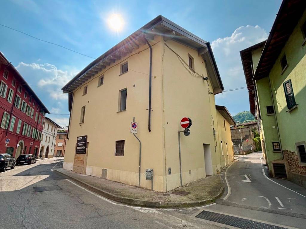 appartamento in vendita ad Alzano Lombardo