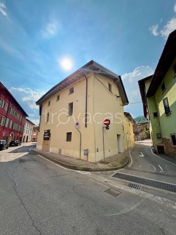 appartamento in vendita ad Alzano Lombardo