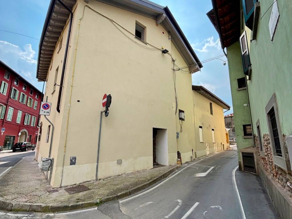 appartamento in vendita ad Alzano Lombardo