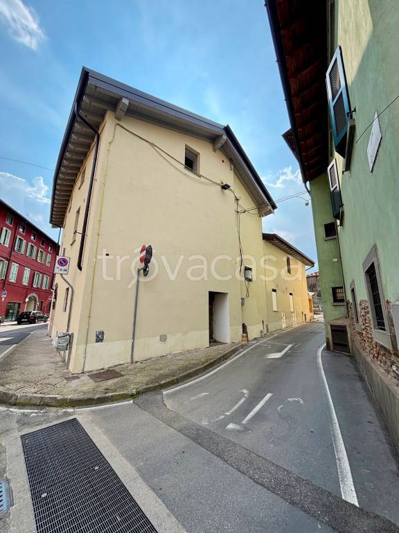 appartamento in vendita ad Alzano Lombardo