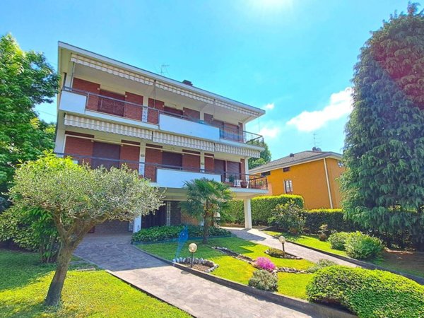 casa indipendente in vendita ad Alzano Lombardo