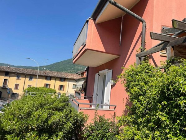 casa indipendente in vendita ad Alzano Lombardo