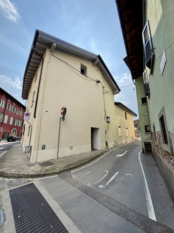 appartamento in vendita ad Alzano Lombardo