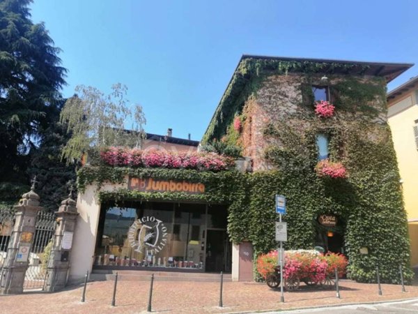 negozio in vendita ad Alzano Lombardo