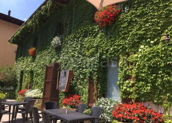 negozio in vendita ad Alzano Lombardo