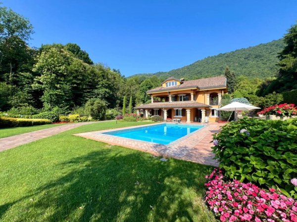 casa indipendente in vendita ad Alzano Lombardo