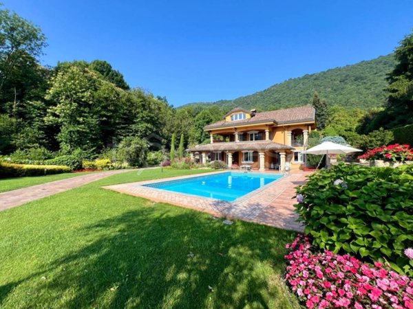 casa indipendente in vendita ad Alzano Lombardo