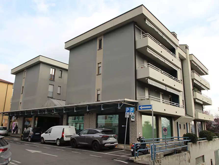 ufficio in vendita ad Alzano Lombardo