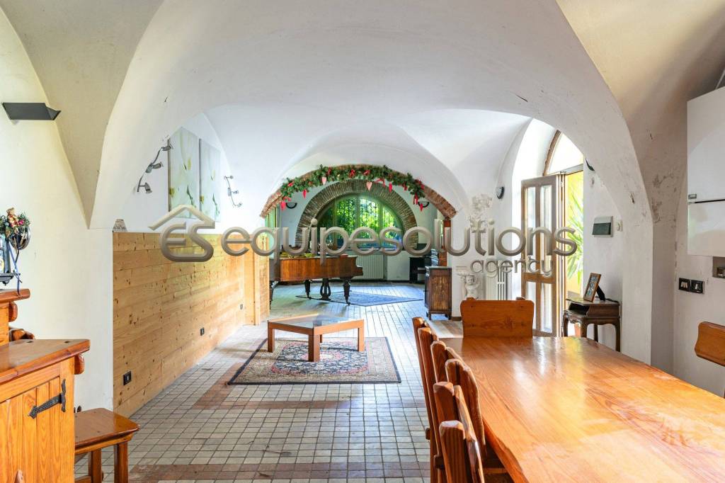 casa indipendente in vendita ad Alzano Lombardo