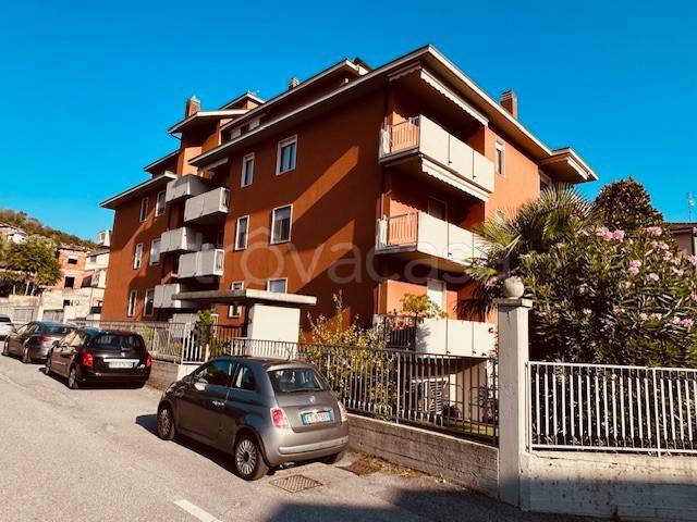 appartamento in vendita ad Alzano Lombardo
