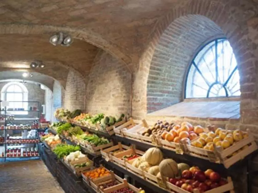 negozio in vendita ad Alzano Lombardo