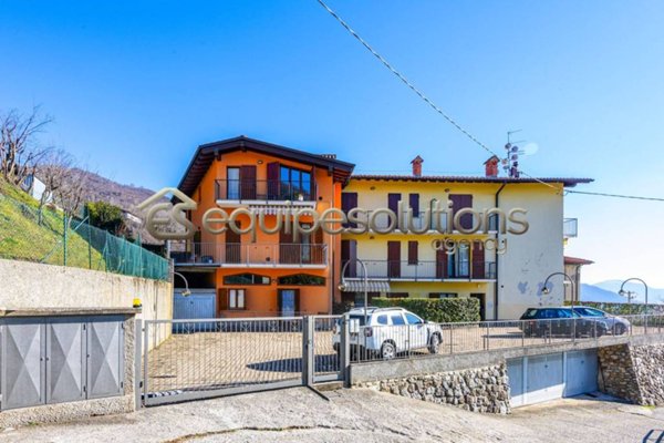 appartamento in vendita ad Alzano Lombardo in zona Monte di Nese