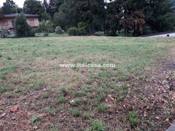 terreno edificabile in vendita ad Alzano Lombardo