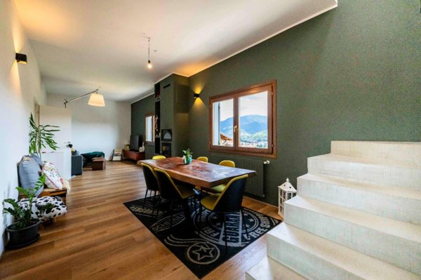 casa indipendente in vendita ad Alzano Lombardo