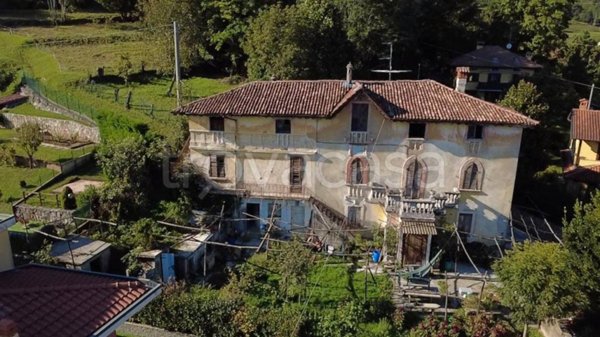 casa indipendente in vendita ad Alzano Lombardo