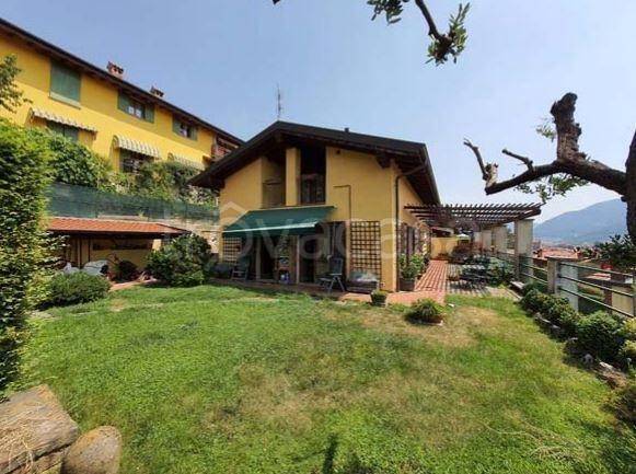 casa indipendente in vendita ad Alzano Lombardo