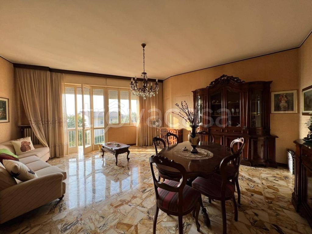 appartamento in vendita ad Alzano Lombardo