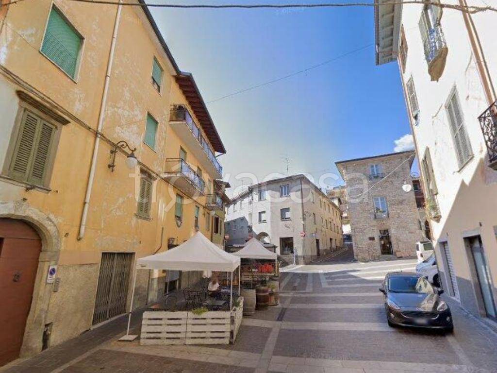 appartamento in vendita ad Alzano Lombardo