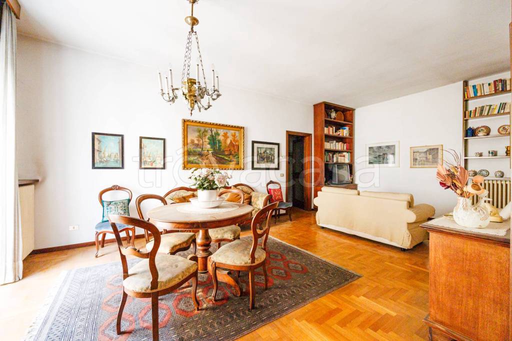 appartamento in vendita ad Alzano Lombardo