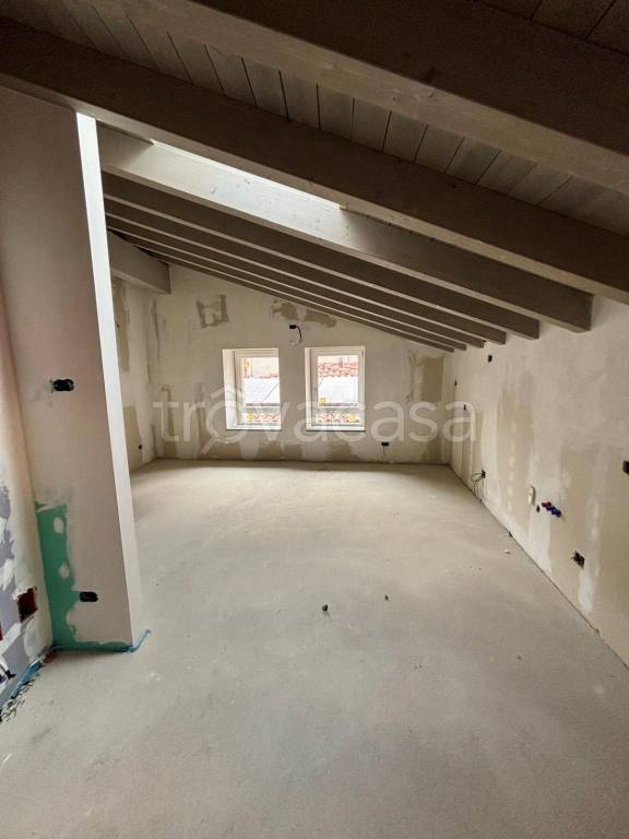 appartamento in vendita ad Alzano Lombardo