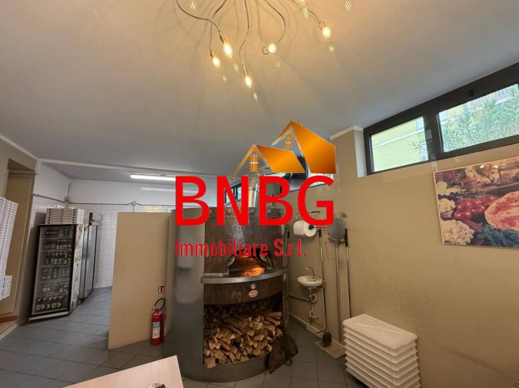 negozio in vendita ad Alzano Lombardo