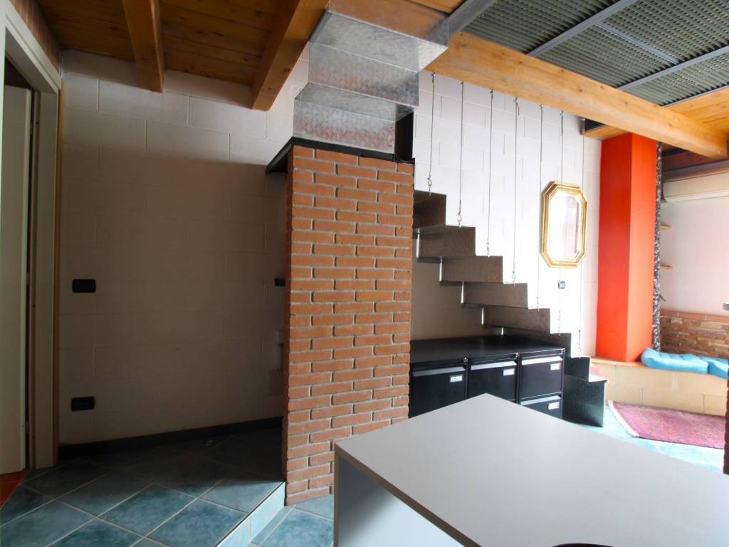 ufficio in vendita ad Alzano Lombardo