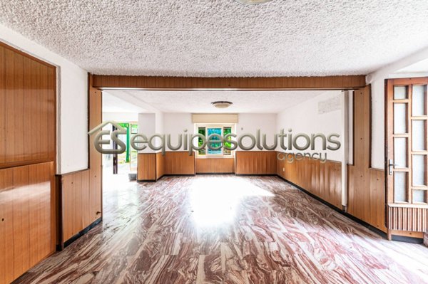 locale commerciale in vendita ad Alzano Lombardo