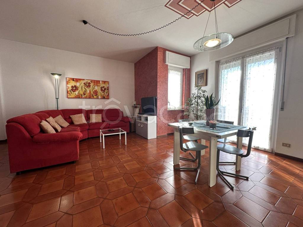 appartamento in vendita ad Alzano Lombardo