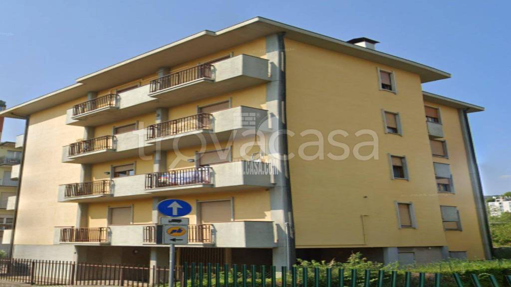 appartamento in vendita ad Alzano Lombardo