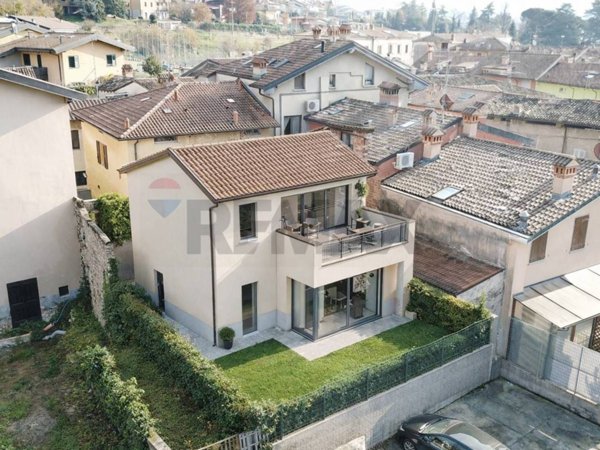 appartamento in vendita ad Alzano Lombardo