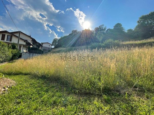 terreno edificabile in vendita ad Alzano Lombardo
