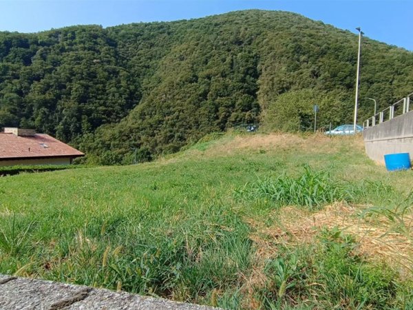 terreno edificabile in vendita ad Alzano Lombardo in zona Olera