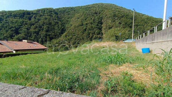 terreno edificabile in vendita ad Alzano Lombardo in zona Olera
