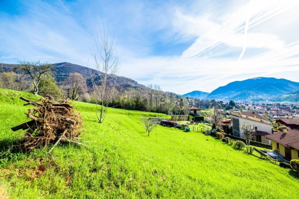 terreno edificabile in vendita ad Alzano Lombardo