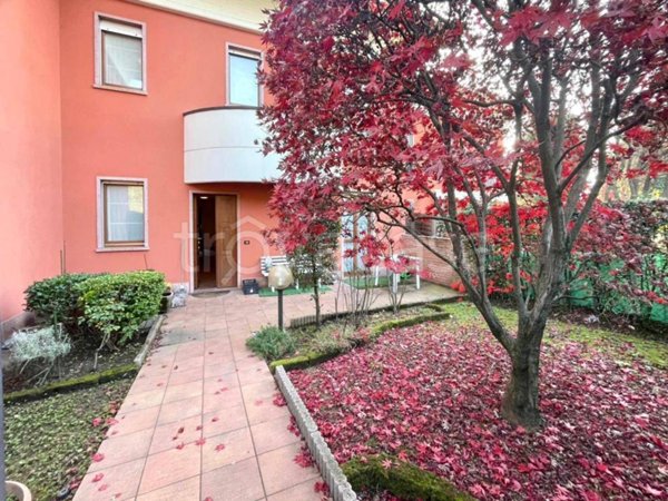 casa indipendente in vendita ad Alzano Lombardo