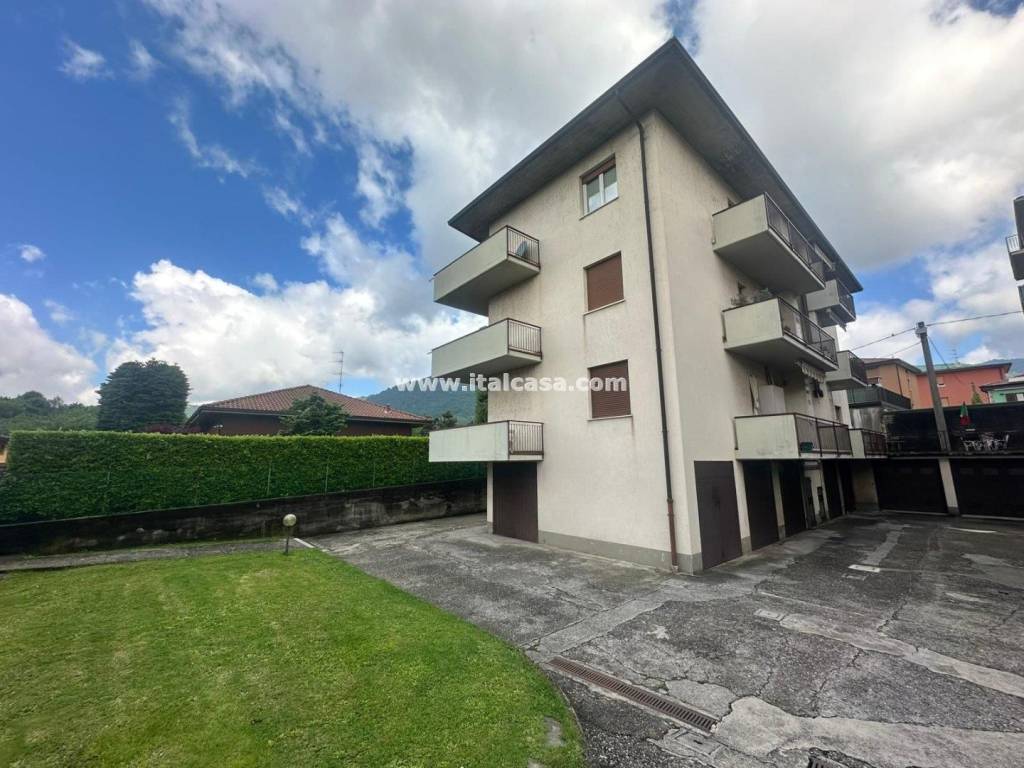 locale di sgombero in vendita ad Alzano Lombardo