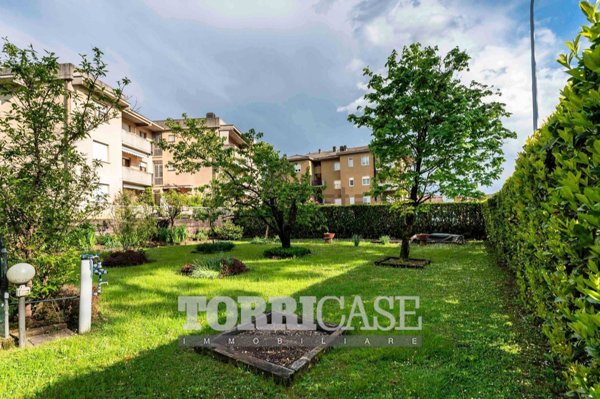 casa indipendente in vendita ad Alzano Lombardo