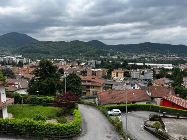 appartamento in vendita ad Alzano Lombardo