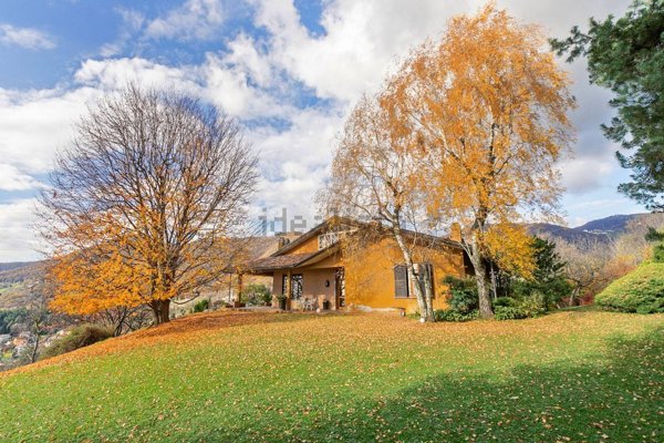 casa indipendente in vendita ad Alzano Lombardo in zona Monte di Nese