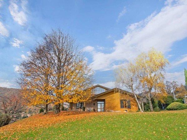 casa indipendente in vendita ad Alzano Lombardo