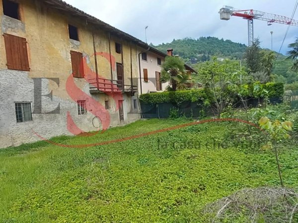 casa indipendente in vendita ad Alzano Lombardo