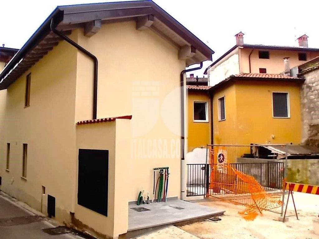 appartamento in vendita ad Alzano Lombardo