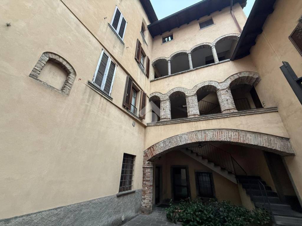 appartamento in vendita ad Alzano Lombardo