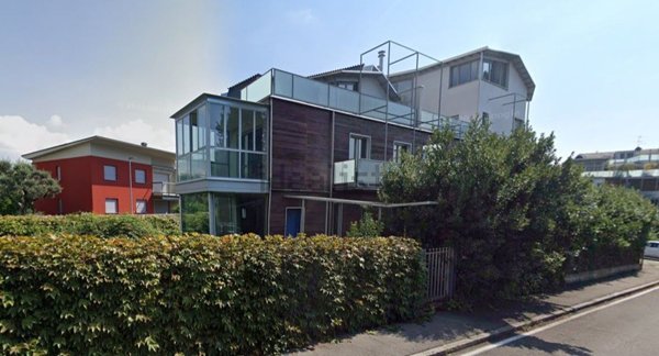 casa indipendente in vendita ad Alzano Lombardo