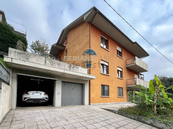 casa indipendente in vendita ad Alzano Lombardo