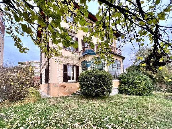 casa indipendente in vendita ad Alzano Lombardo