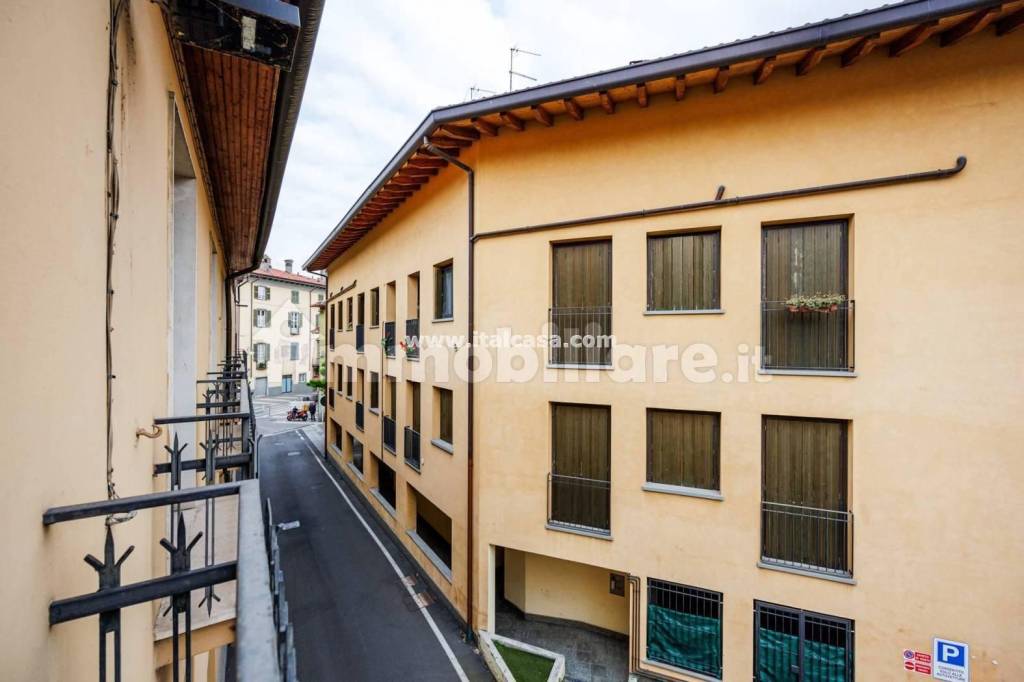 appartamento in vendita ad Alzano Lombardo