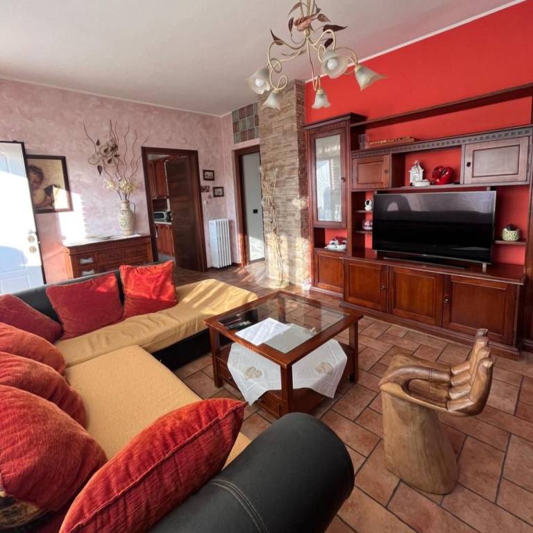 casa indipendente in vendita ad Alzano Lombardo